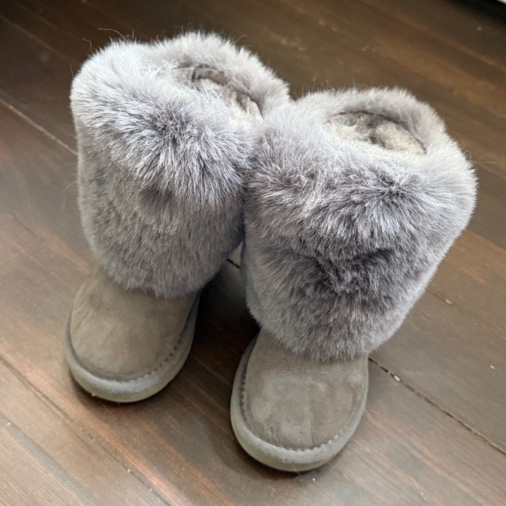 Australia Luxe Collective Gray Fur-Trimmed Boots
